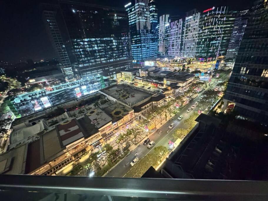 Executive Gem Beside Malls And Bars At Uptown Bgc Leilighet Manila Eksteriør bilde